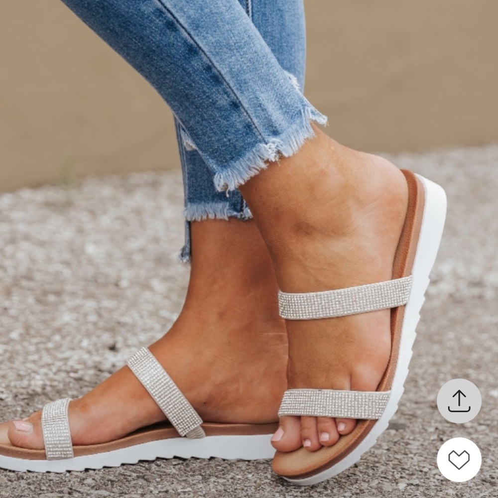Dirty laundry by Chinese laundry natural champagne sandals